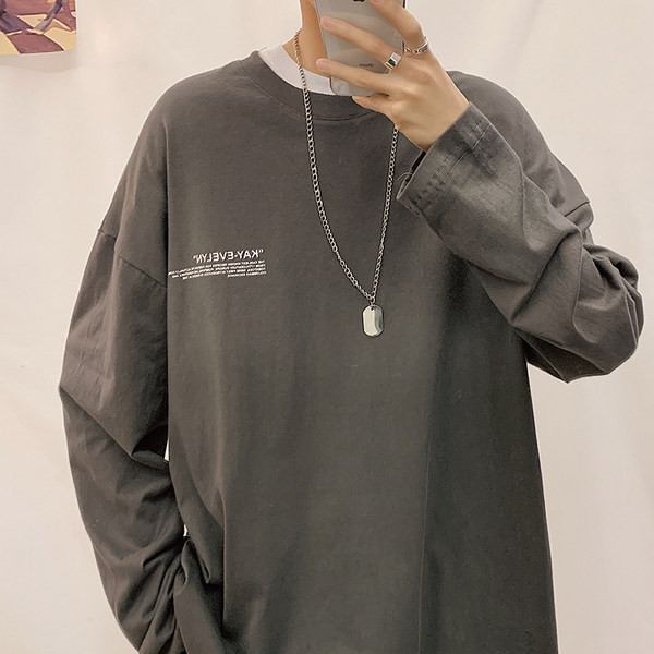 Bluză largă pentru bărbați cu decolteu oval și inscripții