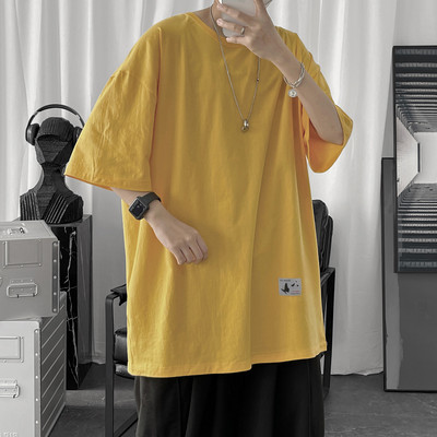 Tricou barbatesc model larg cu aplicatie