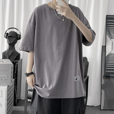 Tricou barbatesc model larg cu aplicatie