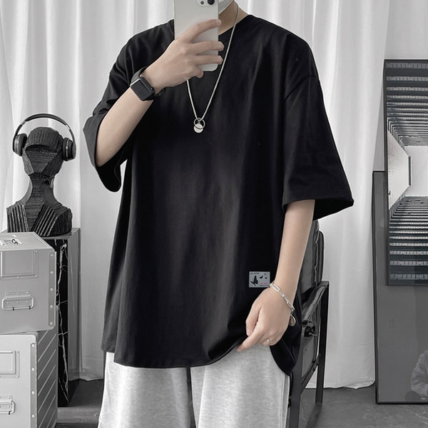 Tricou barbatesc model larg cu aplicatie