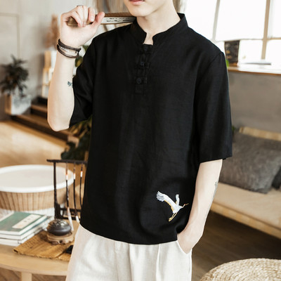 Muška bluza s niskom kragnom i aplikacijom