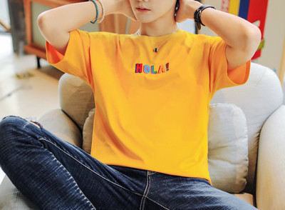 Tricou pentru bărbați modern cu imprimeu în mai multe culori - un model larg