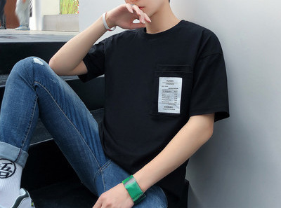 Tricou pentru bărbați modern cu imprimeu în mai multe culori - un model larg