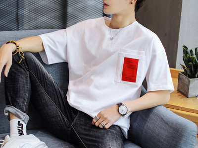 Tricou pentru bărbați modern cu imprimeu în mai multe culori - un model larg