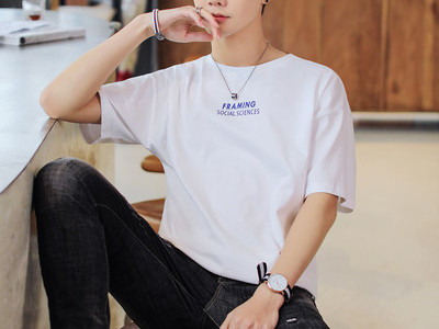 Tricou pentru bărbați modern cu imprimeu în mai multe culori - un model larg