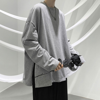 Ανδρική μπλούζα με οβάλ λαιμόκοψη και σχισμές σε διαφορετικά χρώματα