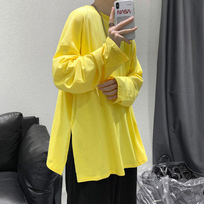 Ανδρική μπλούζα με οβάλ λαιμόκοψη και σχισμές σε διαφορετικά χρώματα