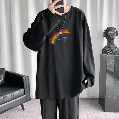 Tricou bărbătesc cu aplicație și mâneci lungi