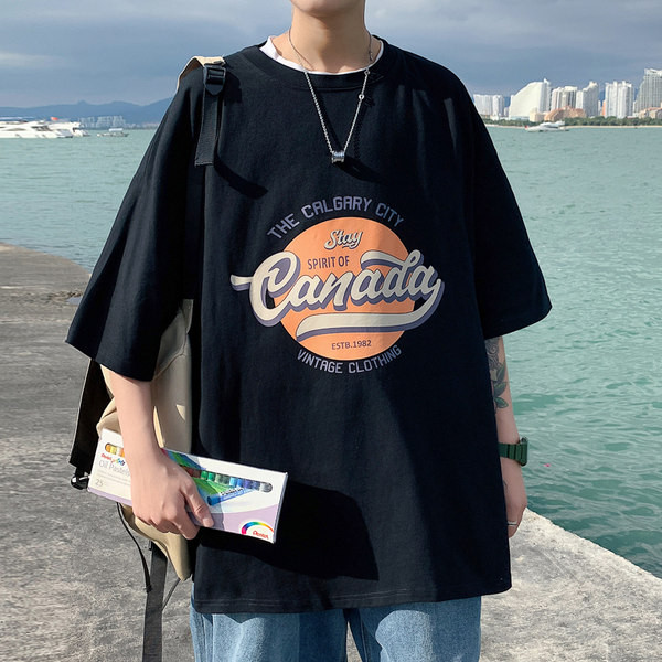 Proljetno-ljetna majica s gumbima i aplikacijama u boji