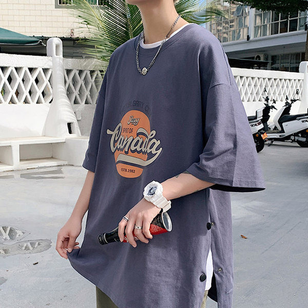 Proljetno-ljetna majica s gumbima i aplikacijama u boji