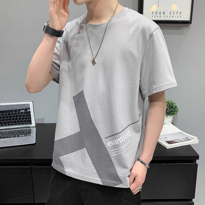 Tricou pentru bărbați modern cu mâneci scurte și aplicație în mai multe culori