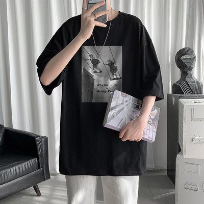 Ανδρικό μπλουζάκι με κοντά μανίκια και απλικέ