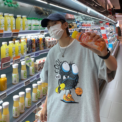 Bluză bărbătească model larg cu mâneci scurte și aplicație