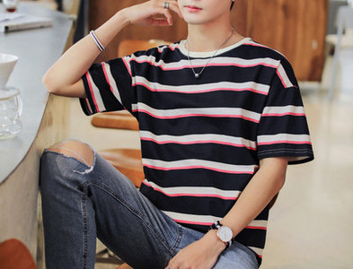 Tricou modern pentru bărbați cu inscripții în mai multe culori