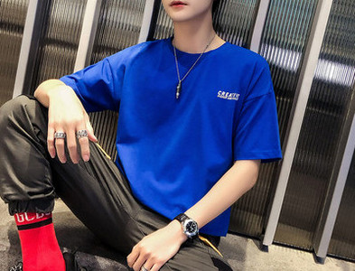 Tricou modern pentru bărbați cu inscripții în mai multe culori