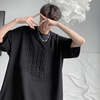 Ανδρικό μπλουζάκι με επιγραφές και οβάλ λαιμόκοψη