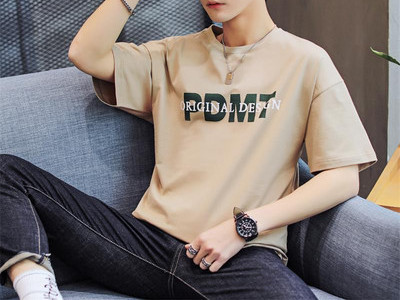 Tricou casual cu decolteu rotund si maneci scurte pentru barbati