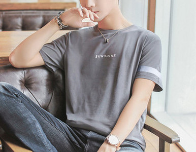 Moderna muška majica s aplikacijama i ovalnim izrezom - više boja