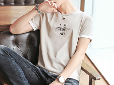 Moderna muška majica s aplikacijama i ovalnim izrezom - više boja