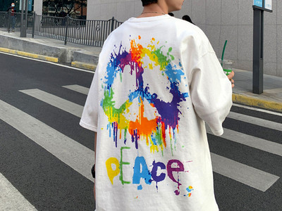 Ανδρικό φαρδύά μπλουζάκι με χρωματιστό απλικέ και 3/4 μανίκια