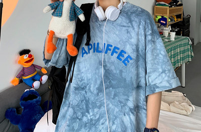 Ανδρικό χρωματιστό μπλουζάκι με επιγραφή και 3/4 μανίκια