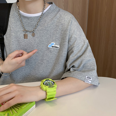 Široka muška majica s grbom i 3/4 rukavima