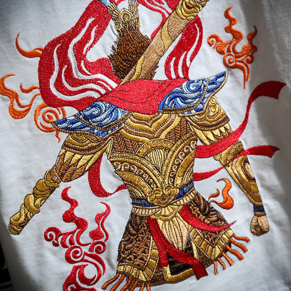 Tricou de vara cu broderie colorata pe spate