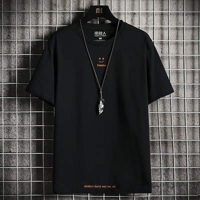 Tricou barbatesc model nou cu aplicatie si maneci scurte