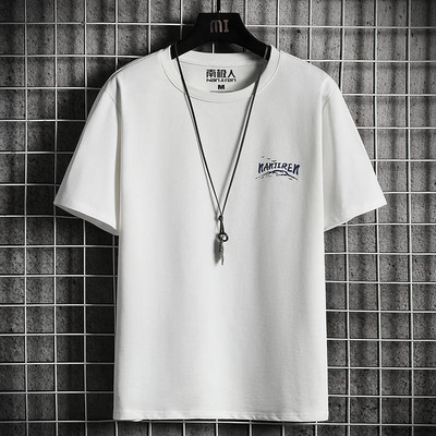 Tricou barbatesc model nou cu aplicatie si maneci scurte