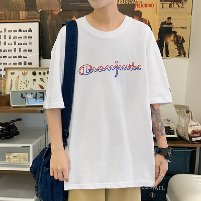 Tricou barbatesc cu decolteu rotund si imprimeu - model larg