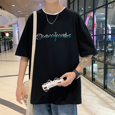 Tricou barbatesc cu decolteu rotund si imprimeu - model larg