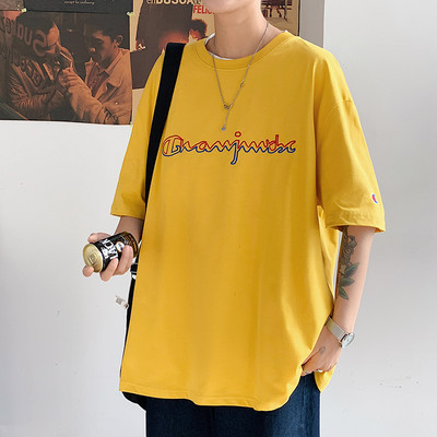 Tricou barbatesc cu decolteu rotund si imprimeu - model larg