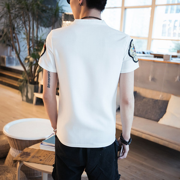 Bluză bărbătească mulată cu broderie