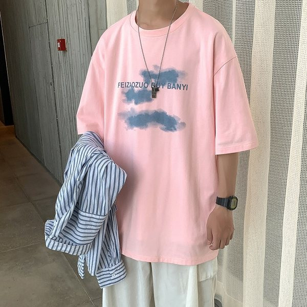 Tricou lat de vară cu o inscripție