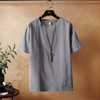 Tricou monocolor cu mâneci scurte, potrivit pentru utilizarea de zi cu zi