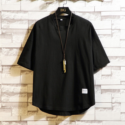 Šarena muška majica s kratkim rukavima i okruglim izrezom