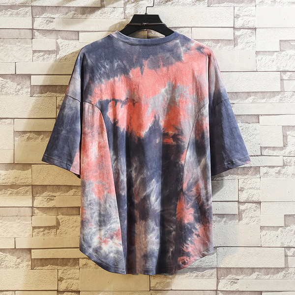 Šarena muška majica s kratkim rukavima i okruglim izrezom