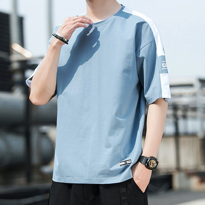 Tricou modern pentru bărbați cu mâneci 3/4 și emblemă