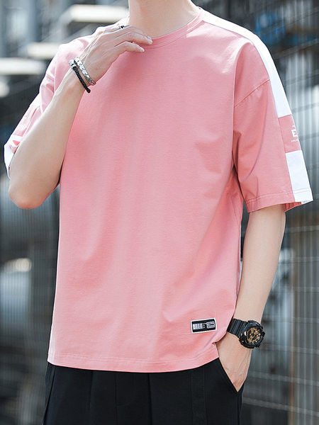 Tricou modern pentru bărbați cu mâneci 3/4 și emblemă