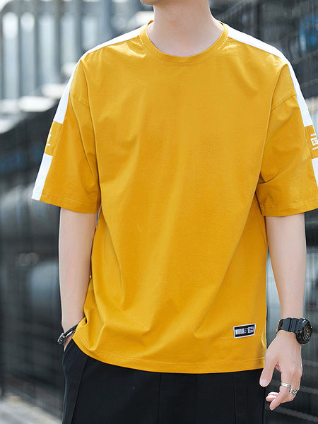 Tricou modern pentru bărbați cu mâneci 3/4 și emblemă