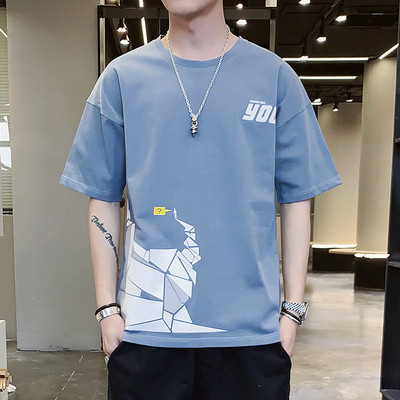 Tricou bărbătesc cu aplicație și mâneci scurte - mai multe modele