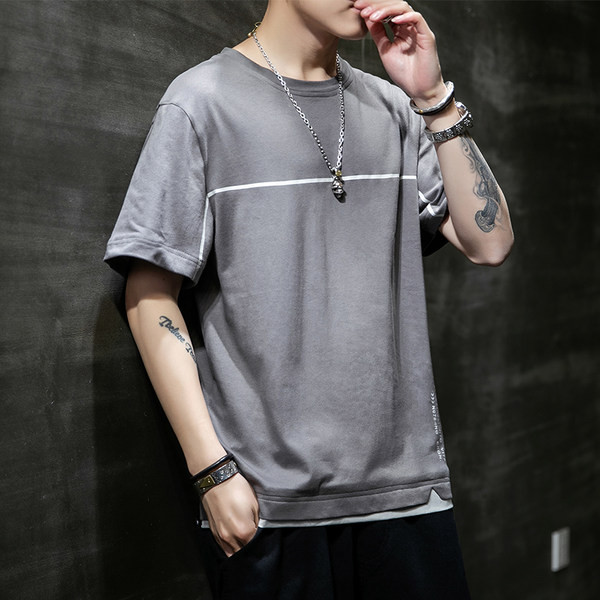 Tricou bărbătesc cu decolteu oval și inscripție - mai multe modele