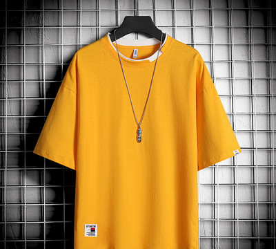 Tricou modern pentru bărbați cu decolteu rotund și mâneci 3/4