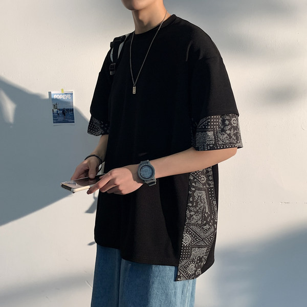 Tricou barbatesc model gratuit cu decolteu rotund si maneci scurte