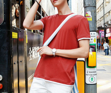 Ανδρικό μπλουζάκι με οβάλ λαιμόκοψη και κοντά μανίκια - κλασικό μοντέλο