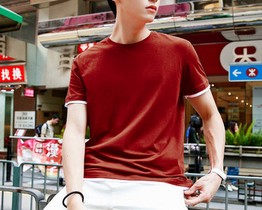 Ανδρικό μπλουζάκι με οβάλ λαιμόκοψη και κοντά μανίκια - κλασικό μοντέλο