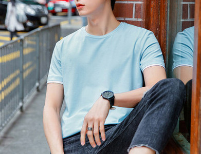 Ανδρικό μπλουζάκι με οβάλ λαιμόκοψη και κοντά μανίκια - κλασικό μοντέλο