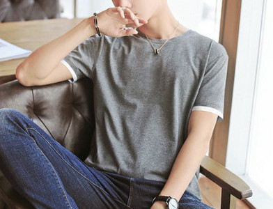 Ανδρικό μπλουζάκι με οβάλ λαιμόκοψη και κοντά μανίκια - κλασικό μοντέλο