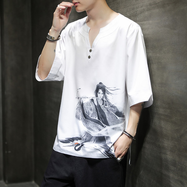 Bluză bărbătească cu aplicație și decolteu spitz