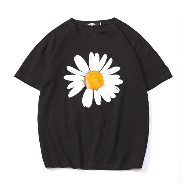 Novi model ljetne majice s aplikacijom tratinčica